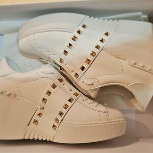 Valentino Garavani High Top One Stud Black/White Shoes Brand new msrp 980